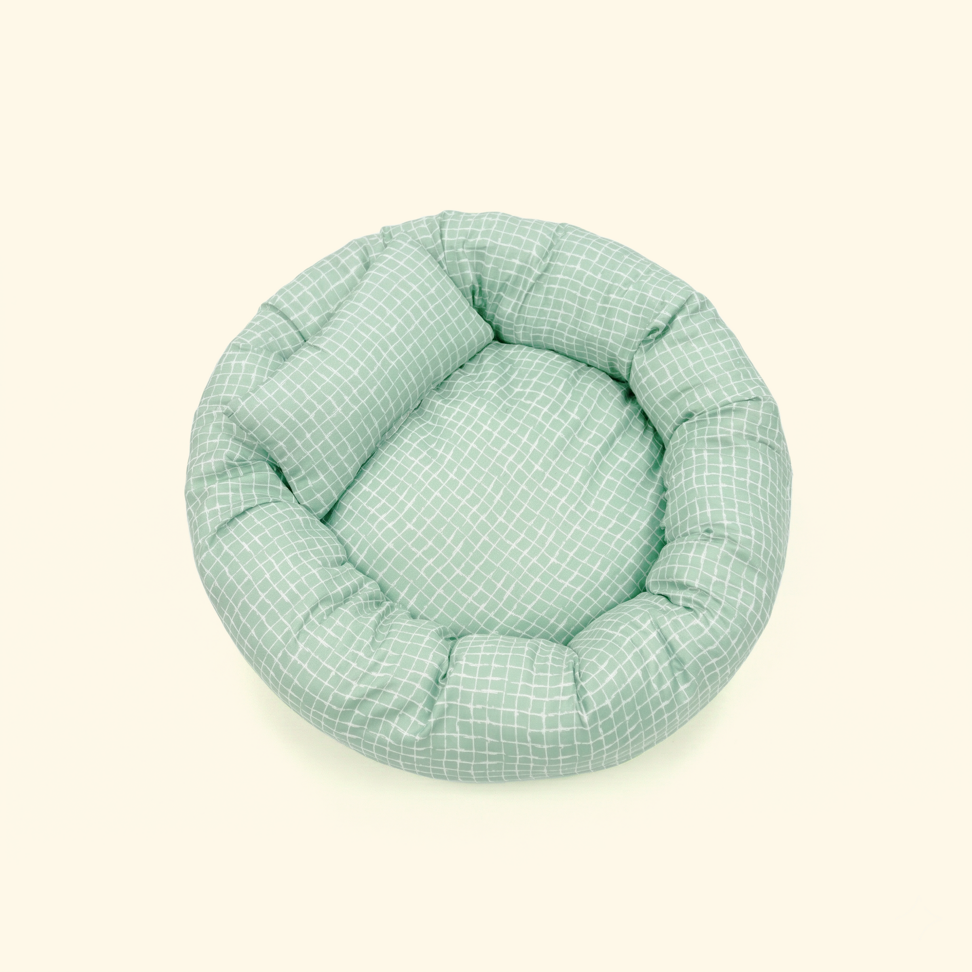Seasonal Plaid Pet Bed